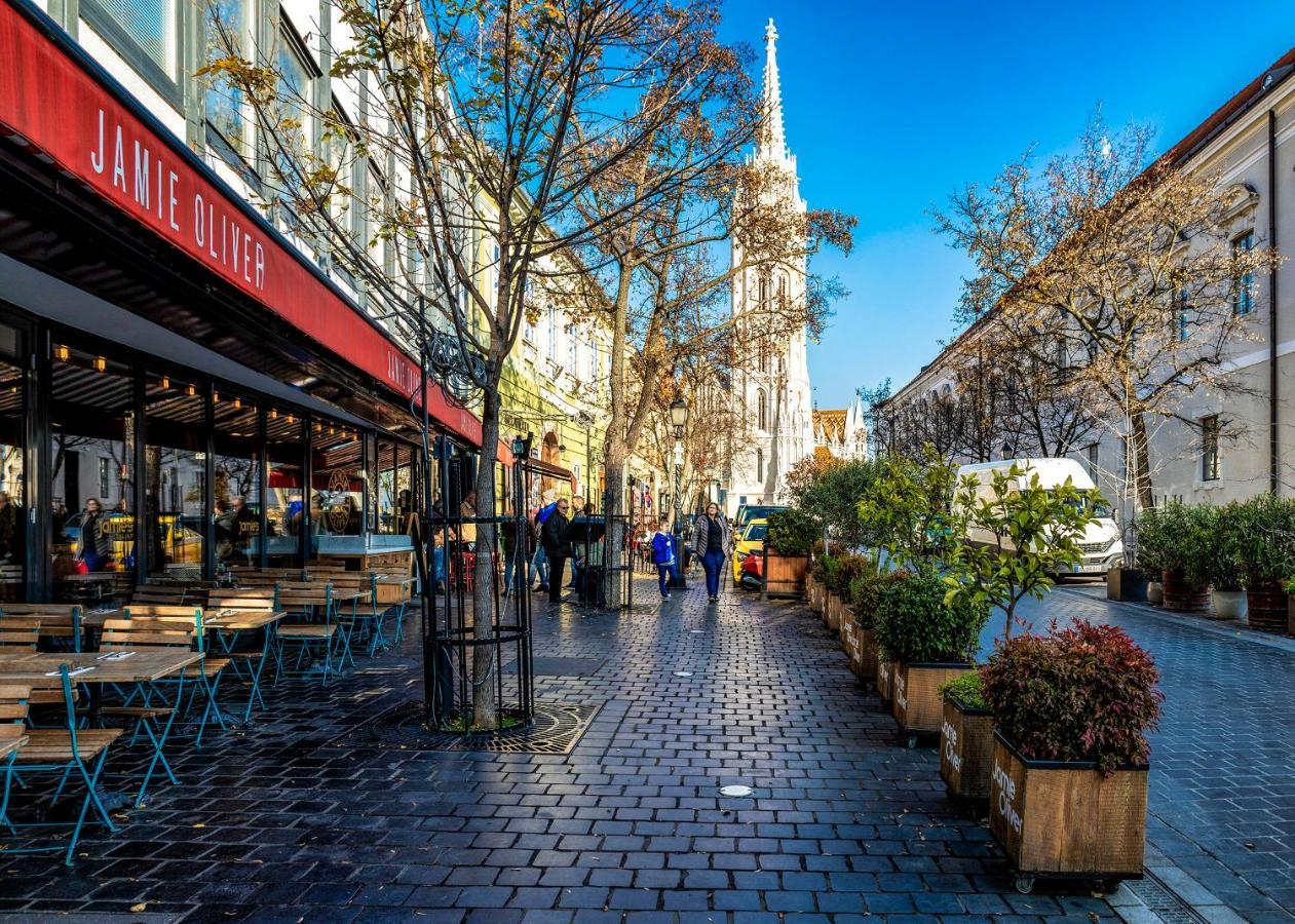 Rossalini Apartment With Free Parking, Budapest